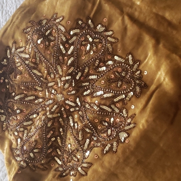 𝅺AMAZING tables Decorate beaded cover Brand new - Picture 1 of 4